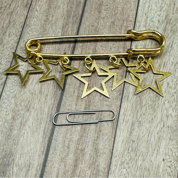 Gold Dangle Stars Safety Pin Brooch B4 - Picture 1 of 2